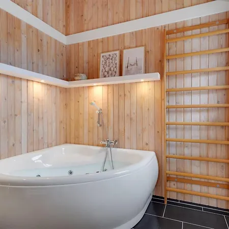 Holiday home Nica - 100m From The Sea By Interhome